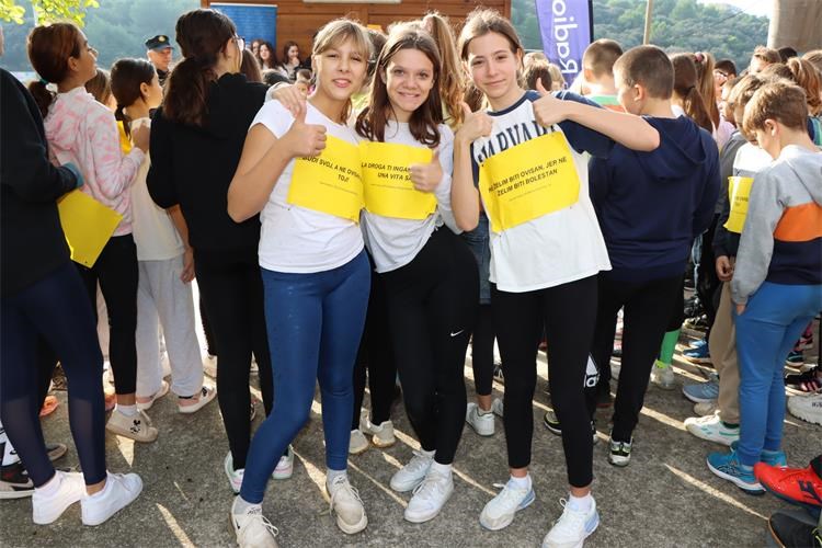 Pulski osnovnoškolci prenijeli važne poruke protiv ovisnosti!